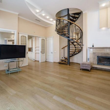 Katerynyska 2 Level Apartment With Sauna โอเดสซา ภายนอก รูปภาพ