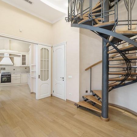 Katerynyska 2 Level Apartment With Sauna โอเดสซา ภายนอก รูปภาพ