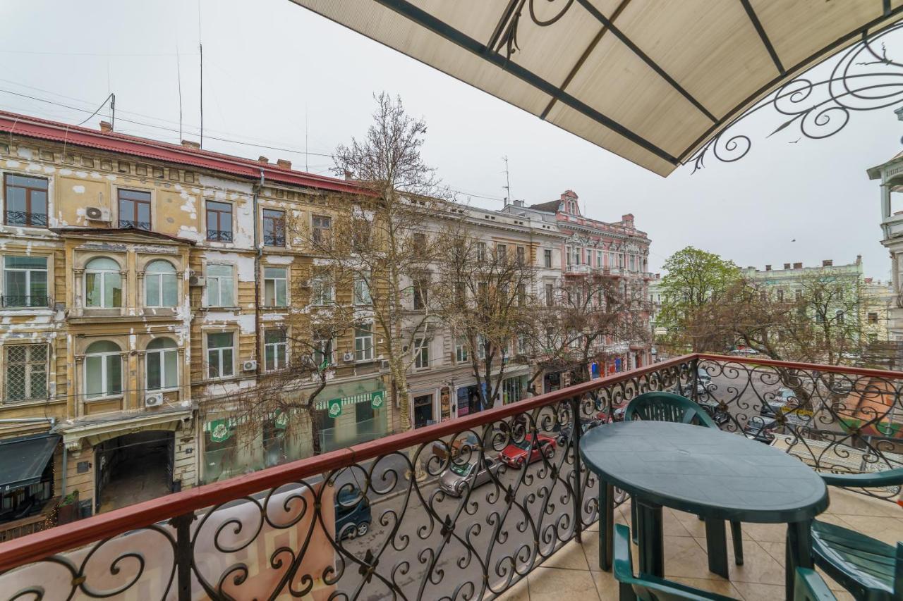 Katerynyska 2 Level Apartment With Sauna โอเดสซา ภายนอก รูปภาพ