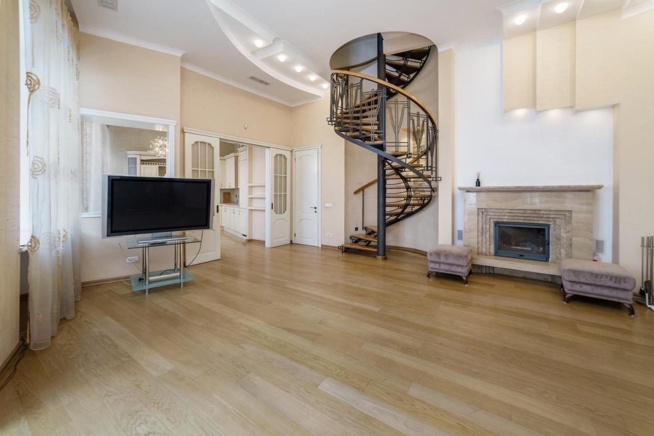 Katerynyska 2 Level Apartment With Sauna โอเดสซา ภายนอก รูปภาพ