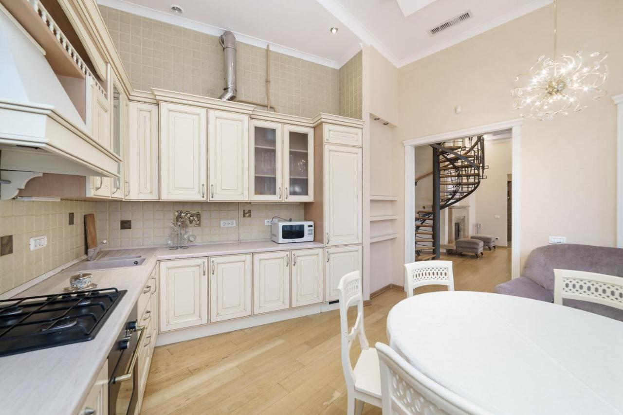 Katerynyska 2 Level Apartment With Sauna โอเดสซา ภายนอก รูปภาพ