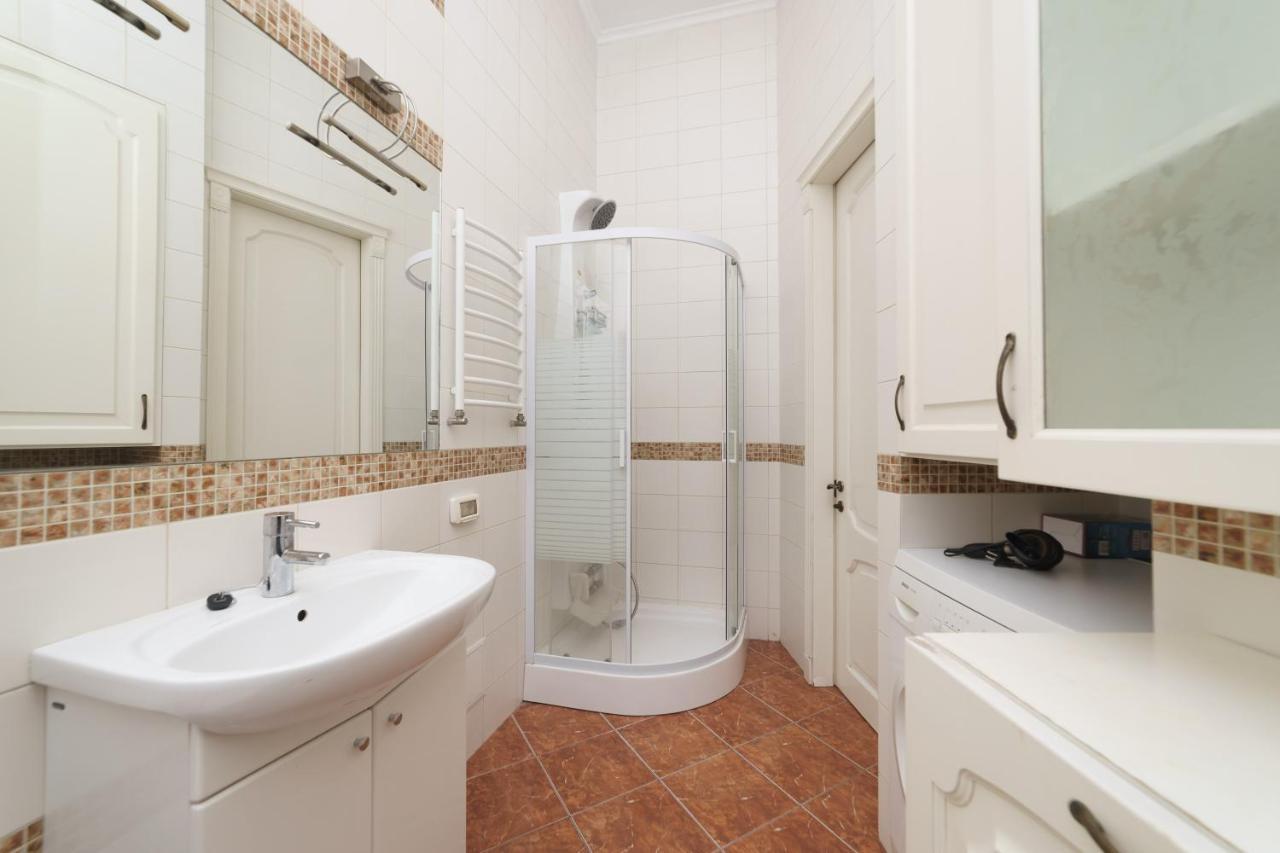 Katerynyska 2 Level Apartment With Sauna โอเดสซา ภายนอก รูปภาพ